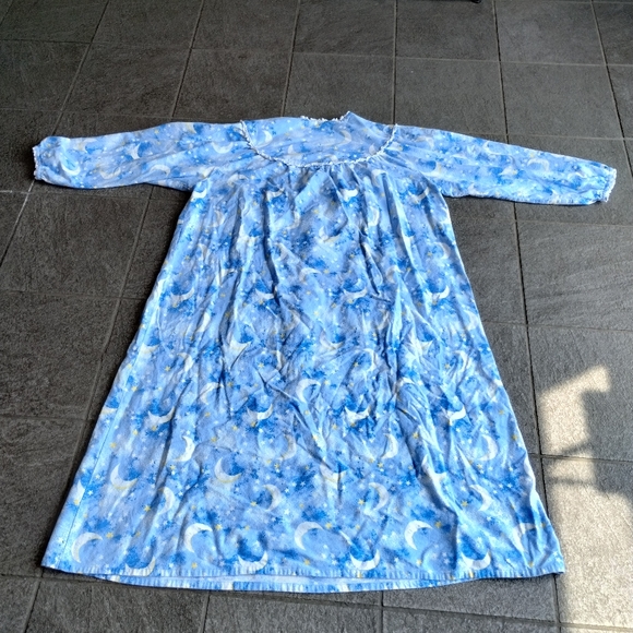 Lang of Salz Lung Women 1X Sleeping Moon And Stars Celestial Flannel Nightgown - Picture 10 of 12